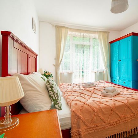Hotel Ostende Chocerady エクステリア 写真