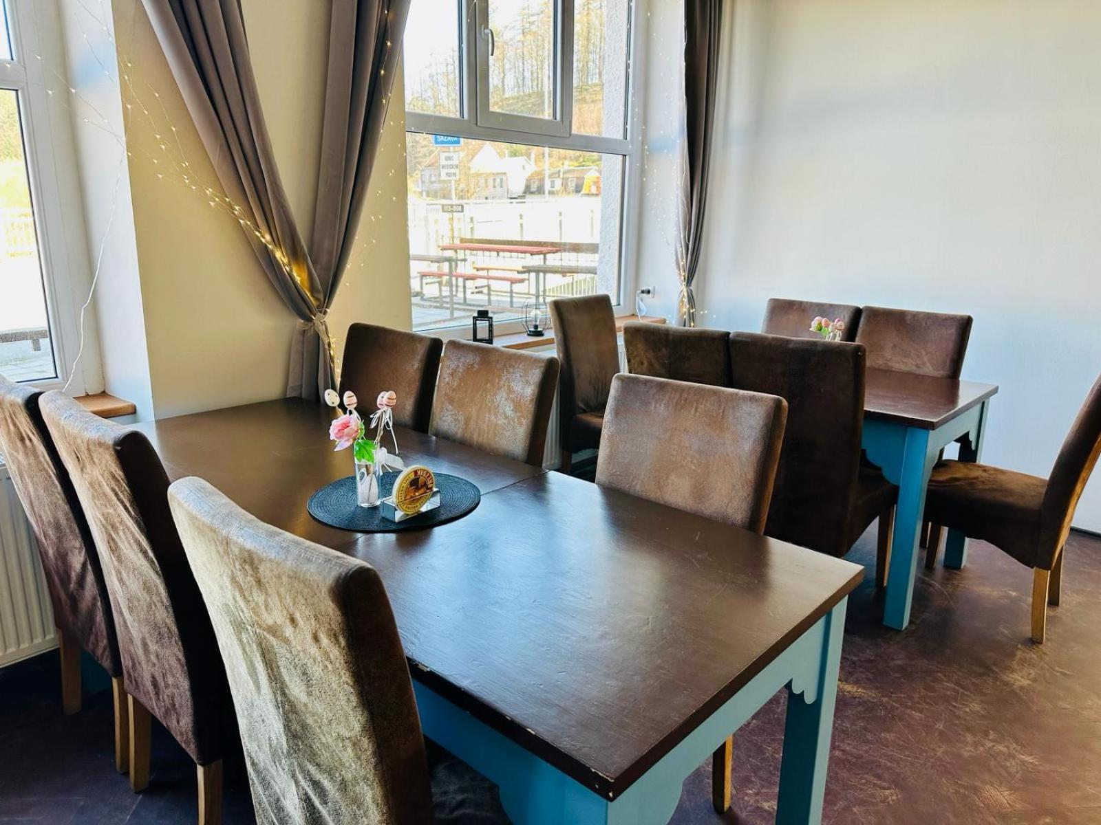 Hotel Ostende Chocerady エクステリア 写真