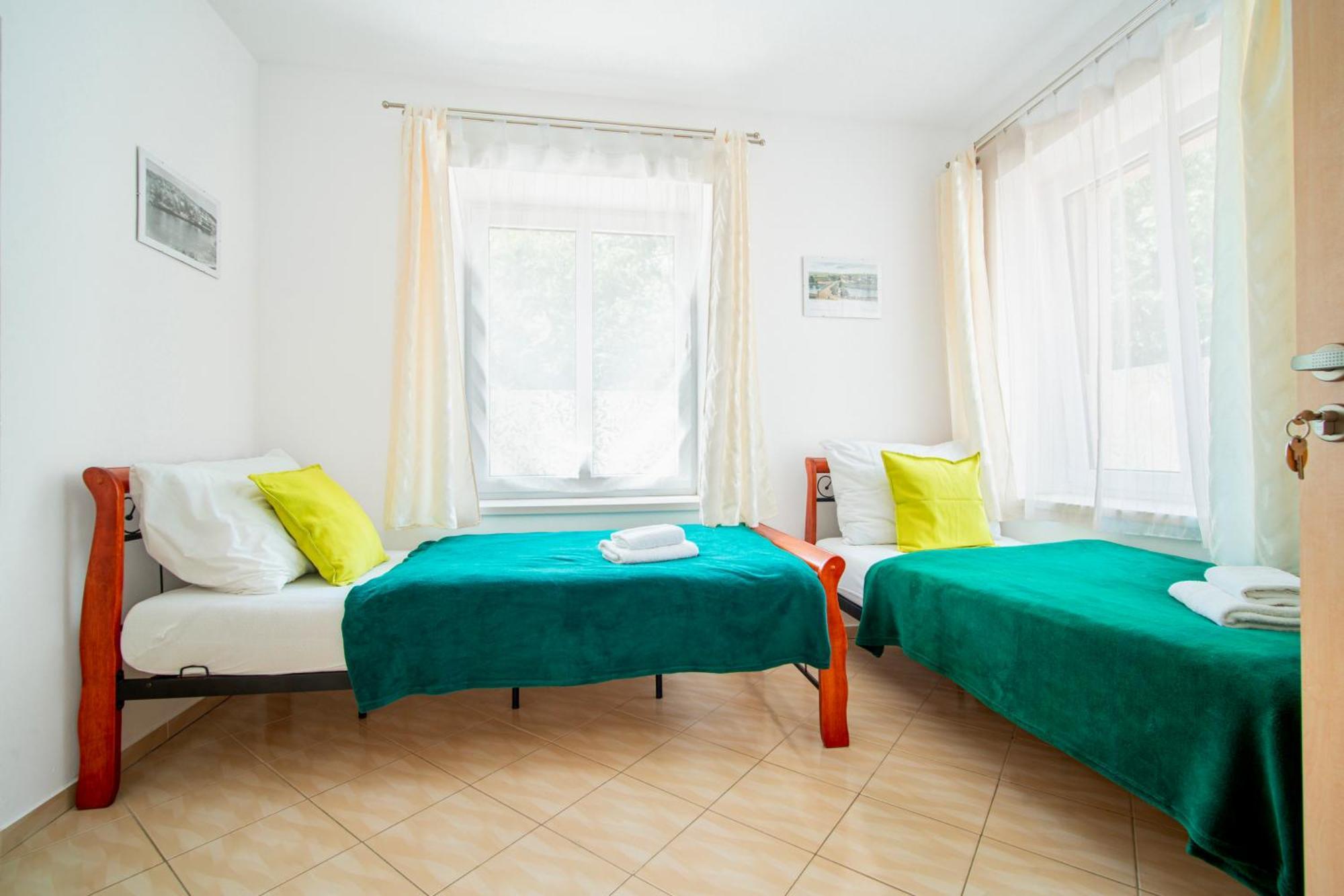 Hotel Ostende Chocerady エクステリア 写真