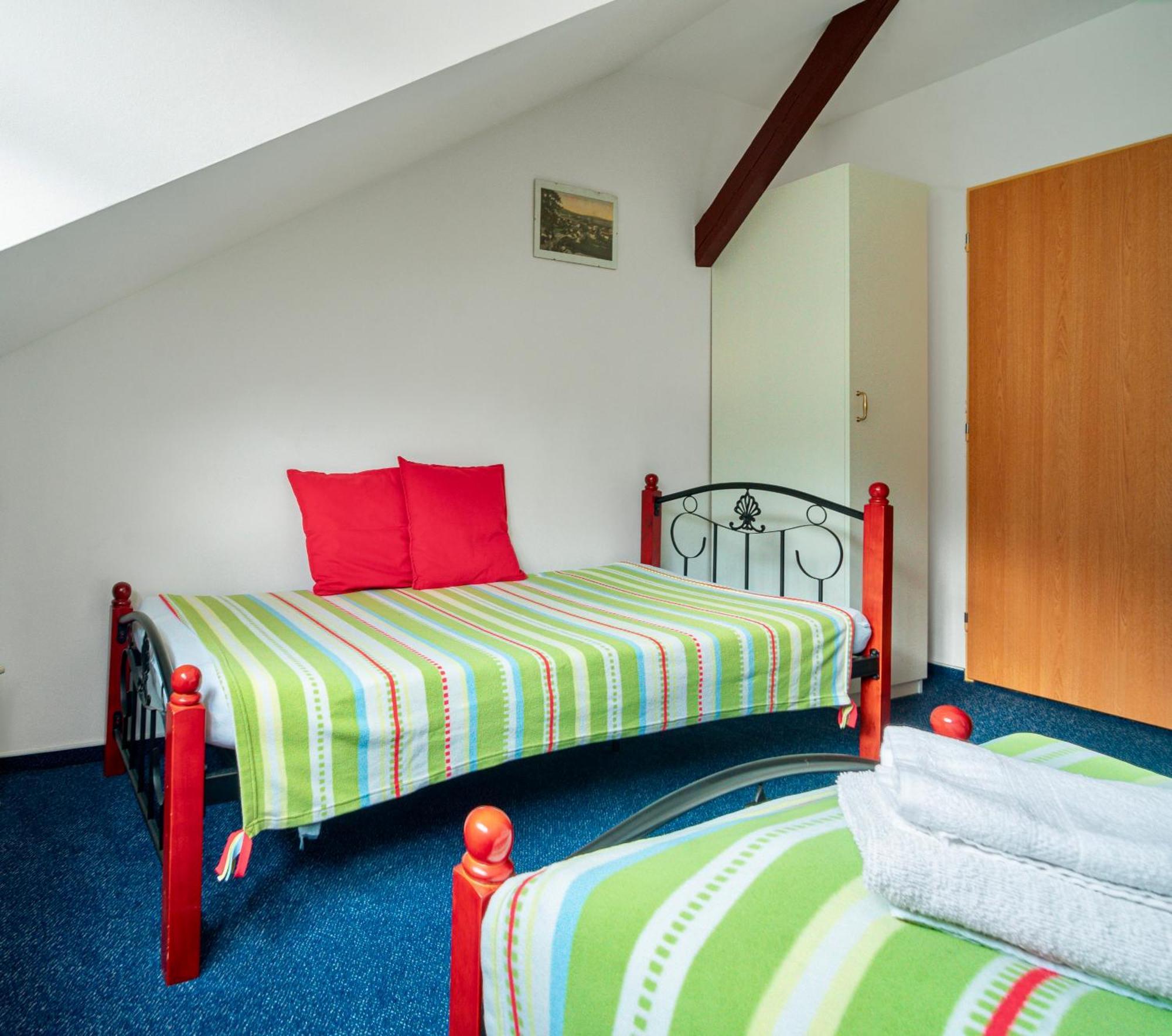 Hotel Ostende Chocerady エクステリア 写真